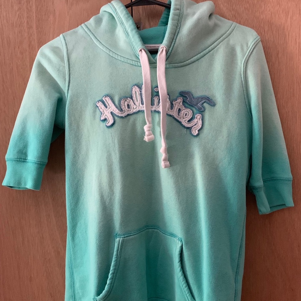 Hollister quarter sleeve hoodie